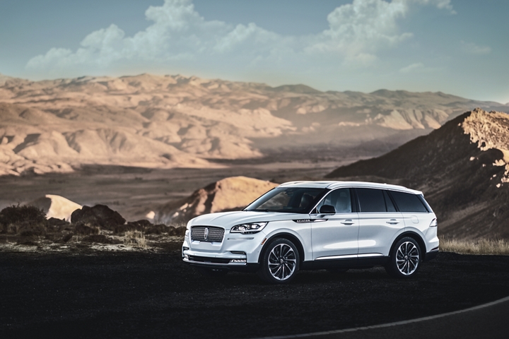 2020 LincolnÂ® Aviator 360Â° Photo & Video Gallery
