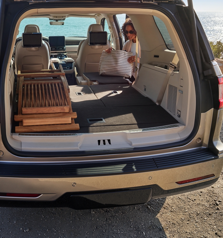 2020 Lincoln Navigator Price Update Interior >> 2020 Lincoln Navigator Large Luxury Suv Lincolncanada Com 2020 Lincoln Navigator Price Update Interior >> 2020 Lincoln Navigator Large Luxury Suv Lincolncanada Com